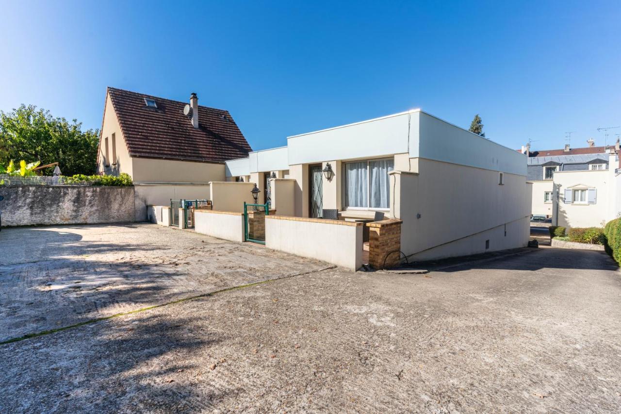 Appart'Hotel Nuiteejour Versailles Saint Cyr L'Ecole Exterior photo