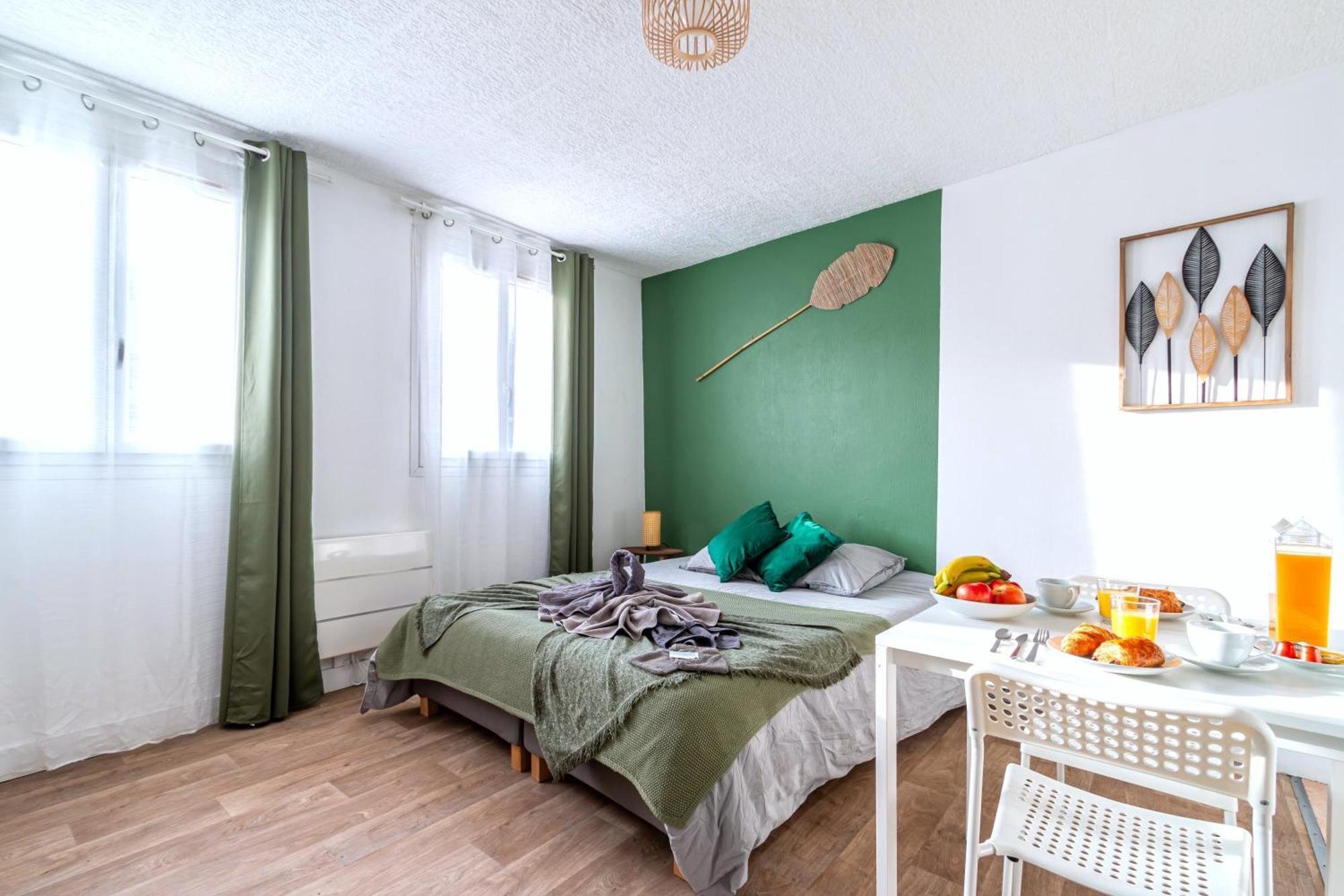 Appart'Hotel Nuiteejour Versailles Saint Cyr L'Ecole Exterior photo