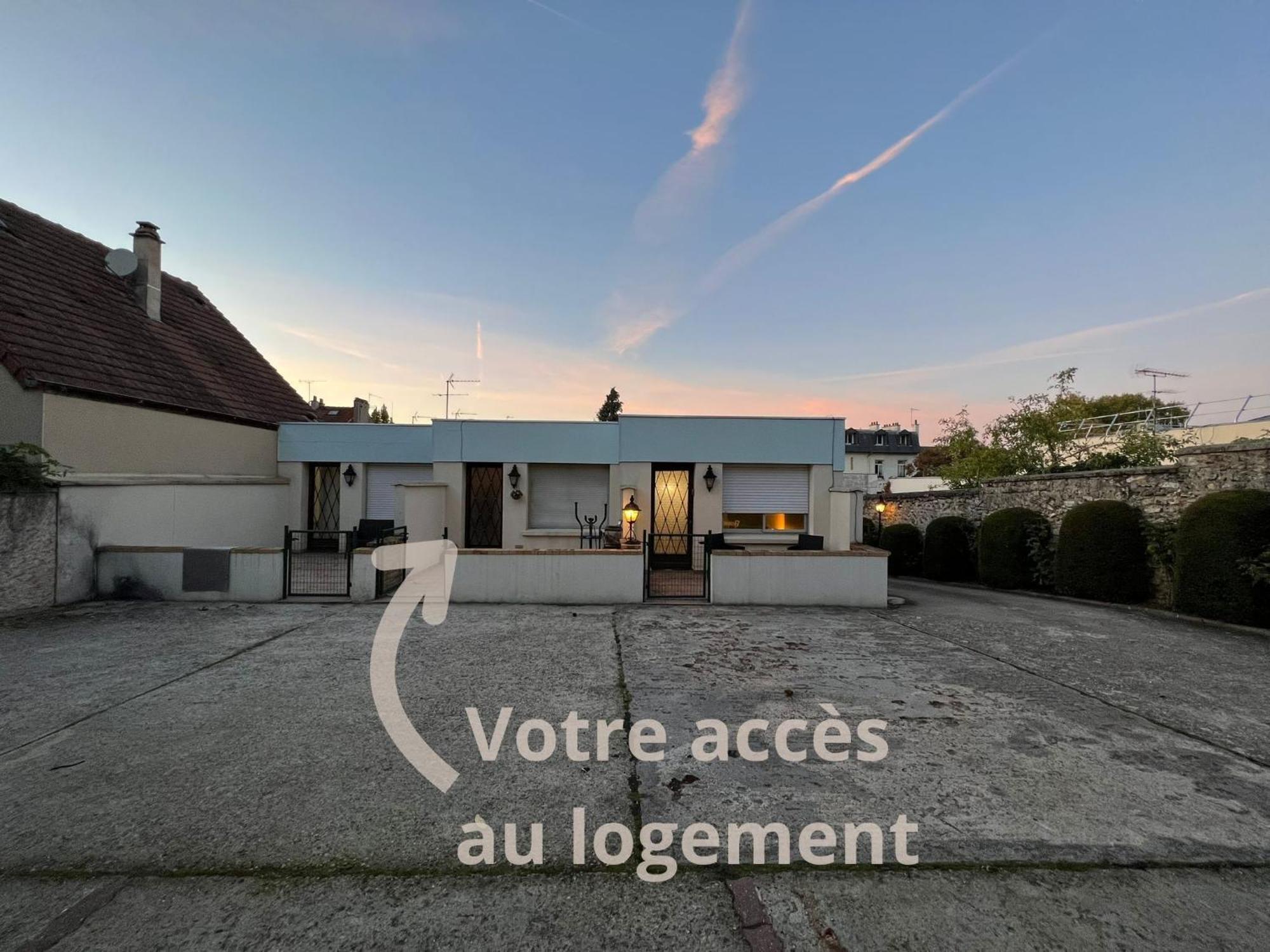 Appart'Hotel Nuiteejour Versailles Saint Cyr L'Ecole Exterior photo